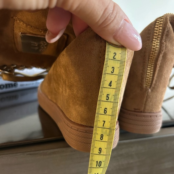 Stylish Beige Wedge Sneakers - Picture 6 of 7